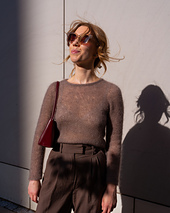 BRYZA blouse in size 1 worn with 0 ease at the bust on a model with full bust circumference of 82 cm knitted in GABO wool - MOHSILKO (4308)