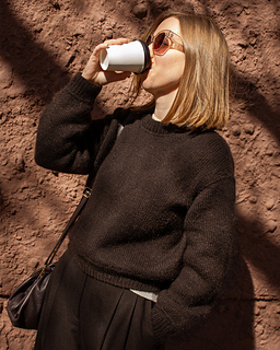 BLUZA sweatshirt in size 1 worn with 20 cm of positive ease at the bust on a model with full bust circumference of 82 cm knitted in GABO wool - MY TIME MERINO (9305) & MOHSILKO (4305)