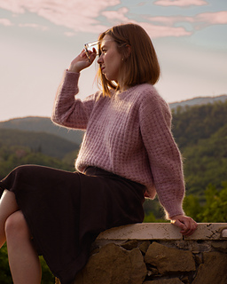 CERATA sweater light t in size 1 worn with 23 cm of positive ease at the bust on a model with full bust circumference of 81 cm knitted in Filcolana - Pernilla (820) & Tillia (231)