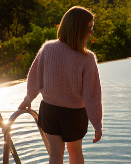 CERATA sweater light t in size 1 worn with 23 cm of positive ease at the bust on a model with full bust circumference of 81 cm knitted in Filcolana - Pernilla (820) & Tillia (231)