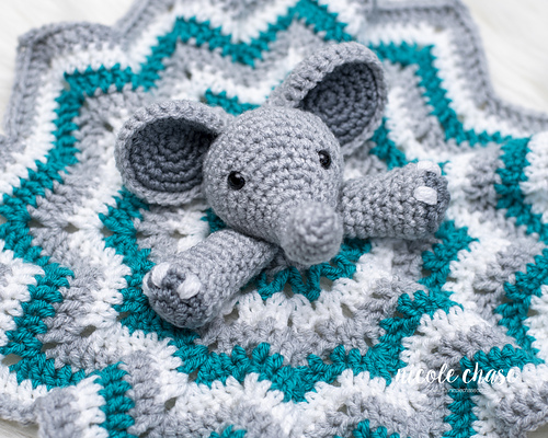 Hug Me Elephant Lovey photo 2