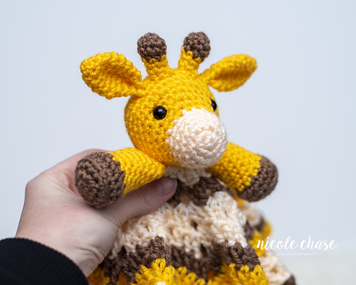 Hug Me Giraffe Lovey photo 3