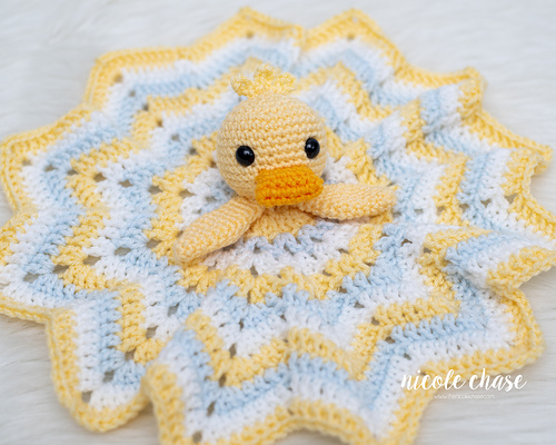 Hug Me Duck Lovey