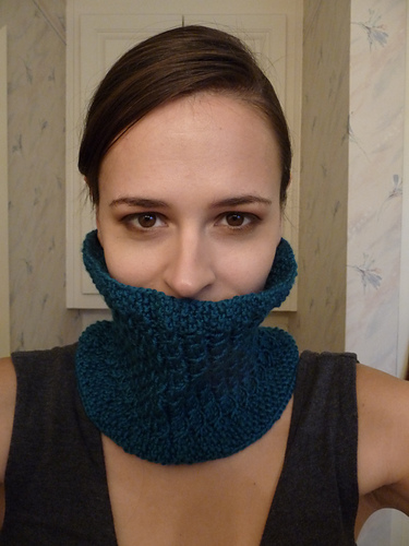 Cable 1 over 2 neck warmer photo 2