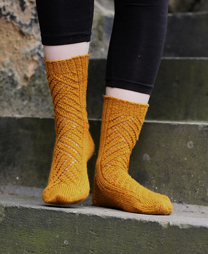 Ravelry: Winding Way pattern by tincanknits