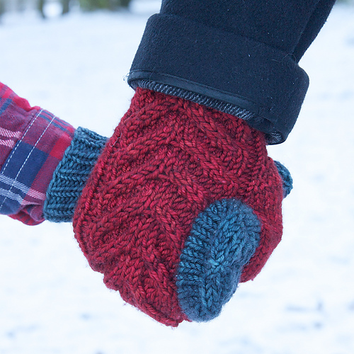 Ravelry Antler Mittens pattern by tincanknits