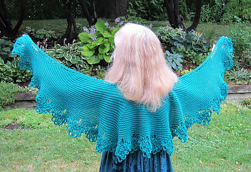 Ravelry: Darling Darling Stay With Me Shawlette pattern by Mona Mono