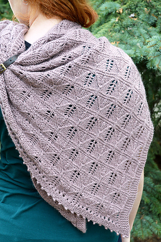 Ravelry: Avril pattern by Kelly G.