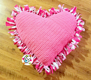 Ravelry Giant Squishy Heart Pillow Pattern By Heidi Yates