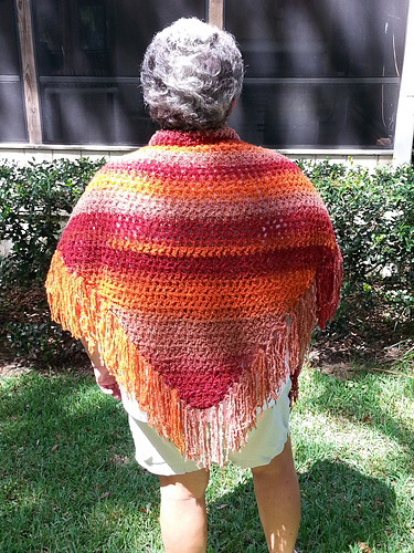 Enkelt trekant-sjal med frynser (hekle) - tropicalqueen78