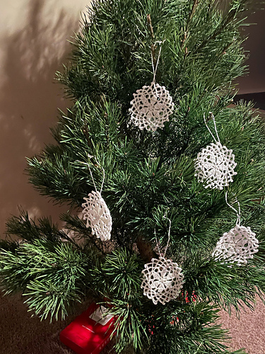 Ravelry: Antique Snowflake Ornament pattern by Artistry Engineered