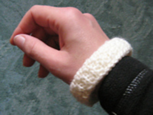 Knitted Bangle/Napkin Ring photo 4