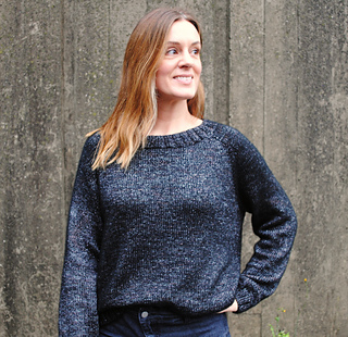 In the sample, raglan depth has been extended by 2" / 5 cm to suit personal preference. 