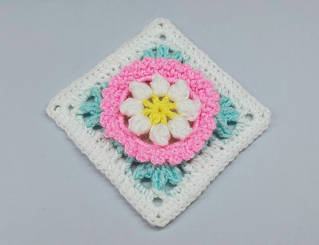 366 days of granny squares / Day 187