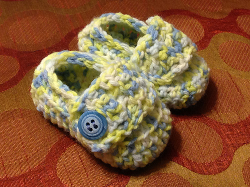 Crochet hat and booties set photo 2