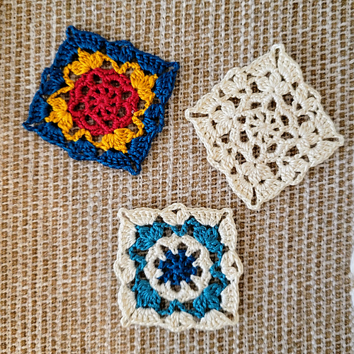Clover Motif Earrings photo 4
