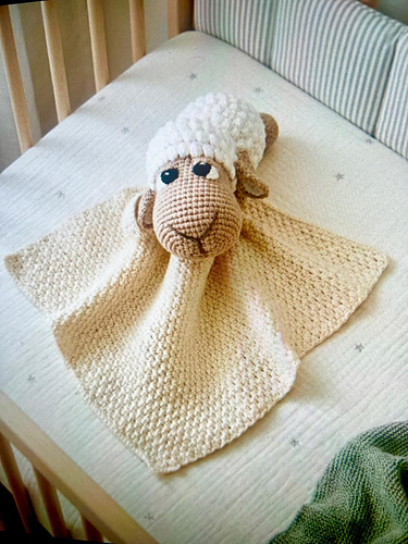 Blanket holder sheep