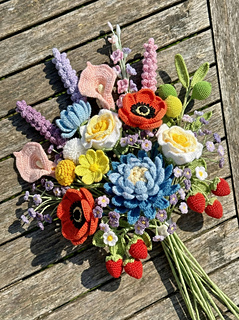 shown with additional other flowers from https://hookok.com/