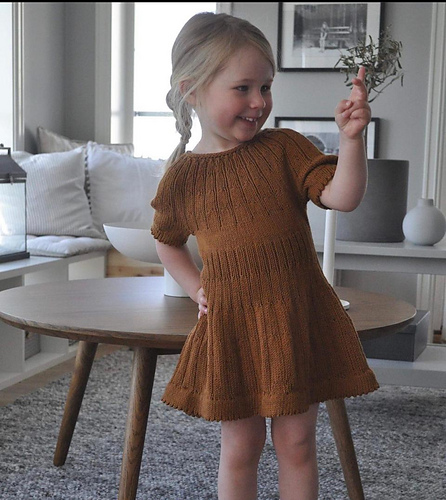 Karamell Kjole - Wenche Steffensen