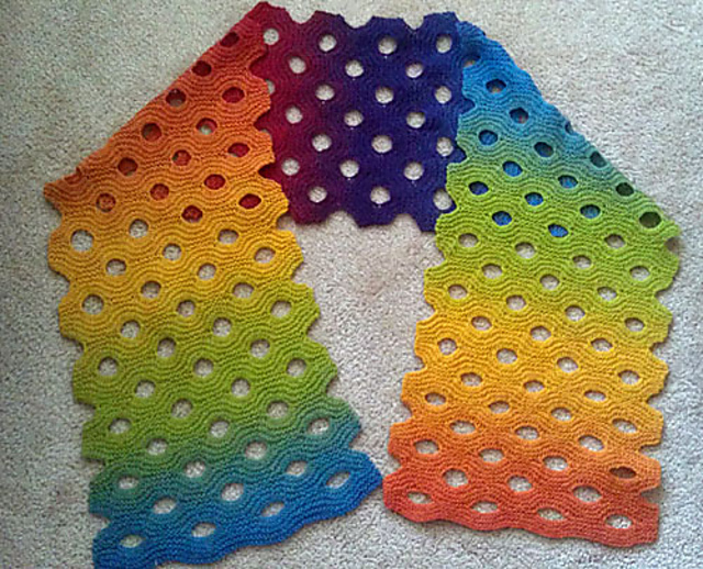 Ravelry wendyknits' Swiss Cheese Scarf