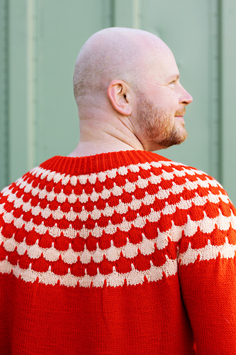 Multi colored scalloped knit sweater : r/knitting