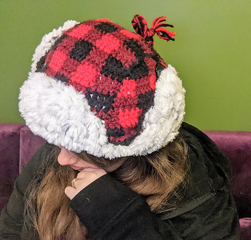 Plush Rutete Trapperhatt - Sarah Perks