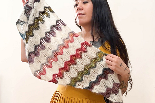 Ravelry: Ziggy Triangle pattern by Leila Raven