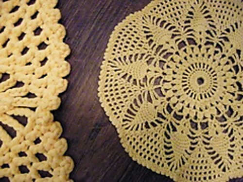 Pineapple & Fans Doily Rug photo 1