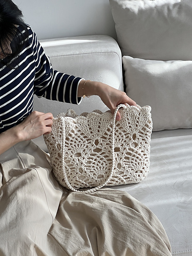 Ravelry: Vintage Lace Tote Shoulder Bag pattern by Yang Hyojin