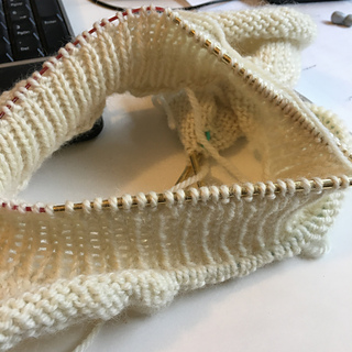 v2 w neckline v1 (90 sts)