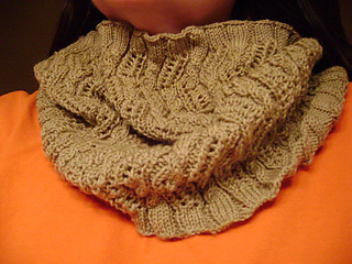 Ravelry: yarngirl900's My Tilting Ladders Cowl