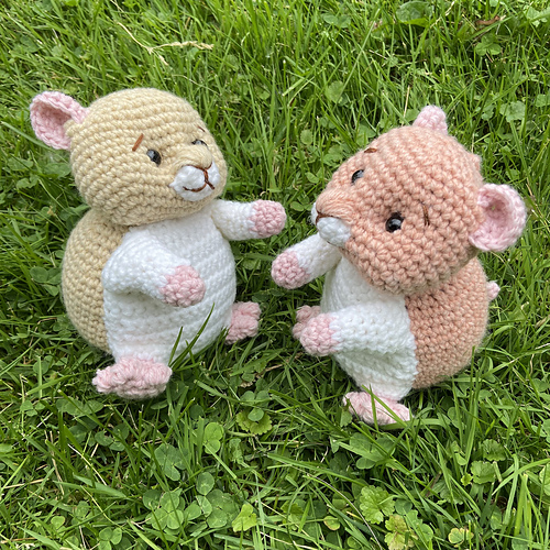 Ravelry Peachfuzz and Butter, Crocheted Hamsters pattern by Brenda K