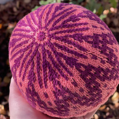 Baby sized in fingering weight cotton. Click photo to go to Bek’s project page for details.