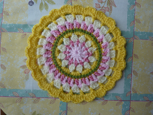 Liten vår mandala - yellowpinksparkly