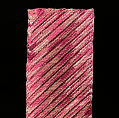 Variegated yarn "pooled" in the center of swatch.