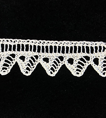 Butterick's Narrow Pointed Border