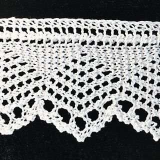 Detail of Weldon's Vandyke reversible edging