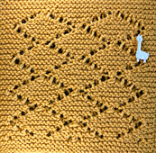 Diamonds for Shawls in wool yarn: this is a reversible pattern.