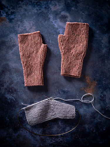Garter Stitch Mitts photo 6