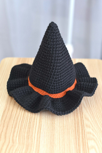 Ravelry: Witch Hat pattern by Maggie Haskell
